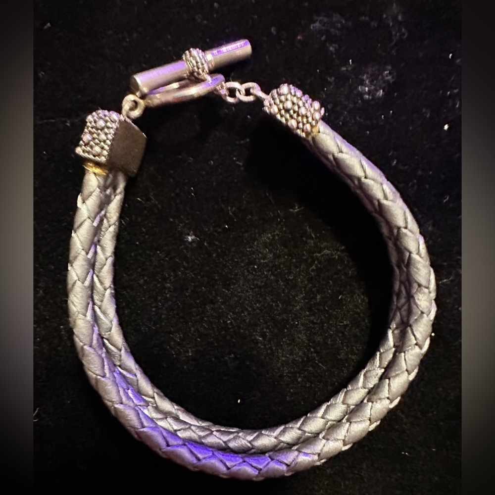 Michael Dawkins 7inch bracelet with grey leather and 925 silver clasp.